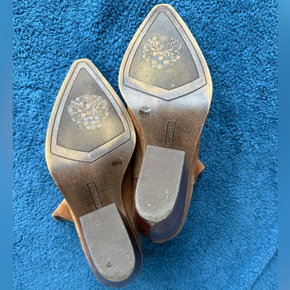 Sz 7 — Vince Camuto Bibestie suede ankle booties - Picture 7 of 12